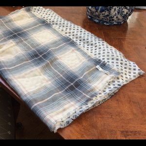 Stunning Wrap/Scarf, Lucky Brand, gently worn